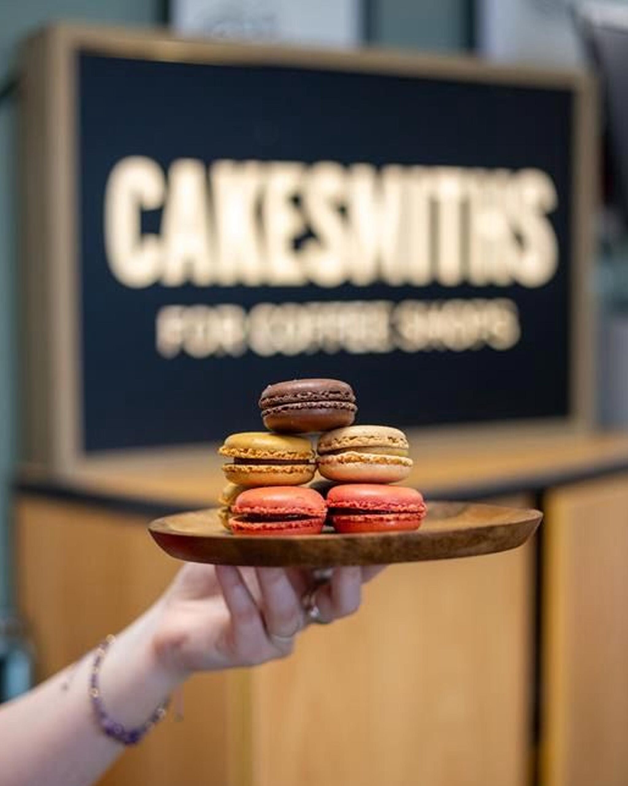 Studio-Exon-Cakesmiths-Lightbox
